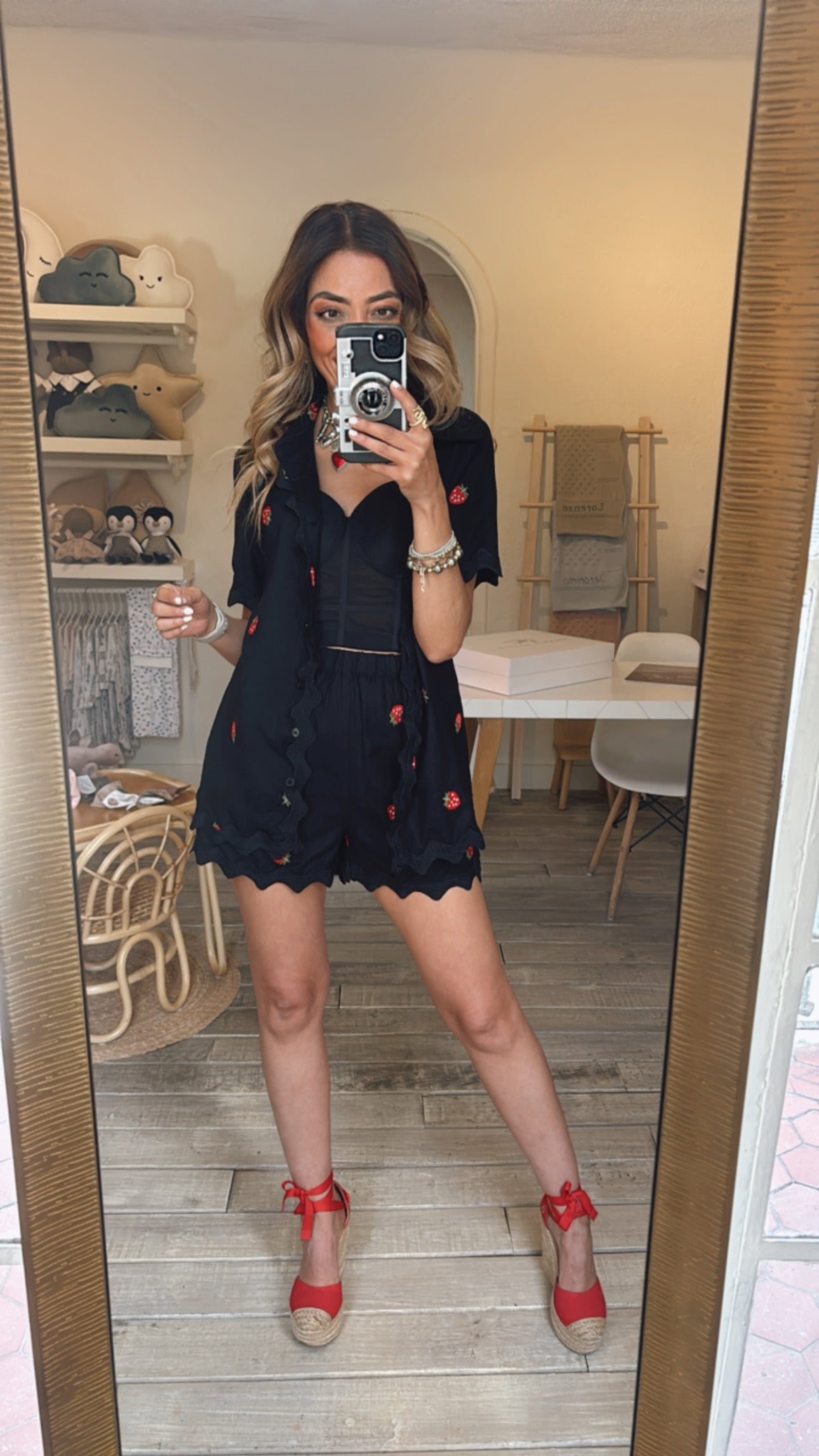 SET CAMISERA Y SHORTS FRESAS