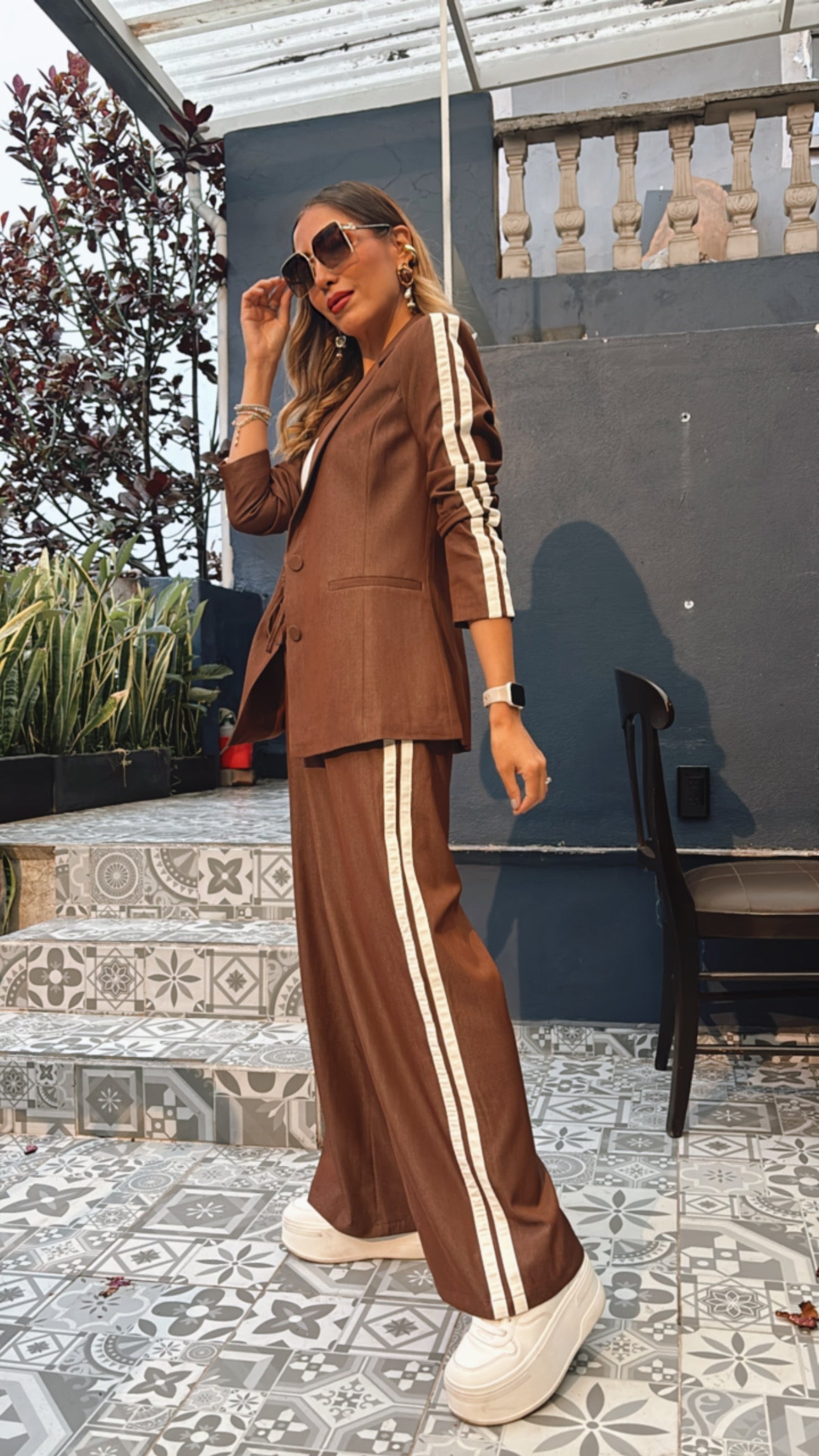 TRAJE RAYAS CAFÉ
