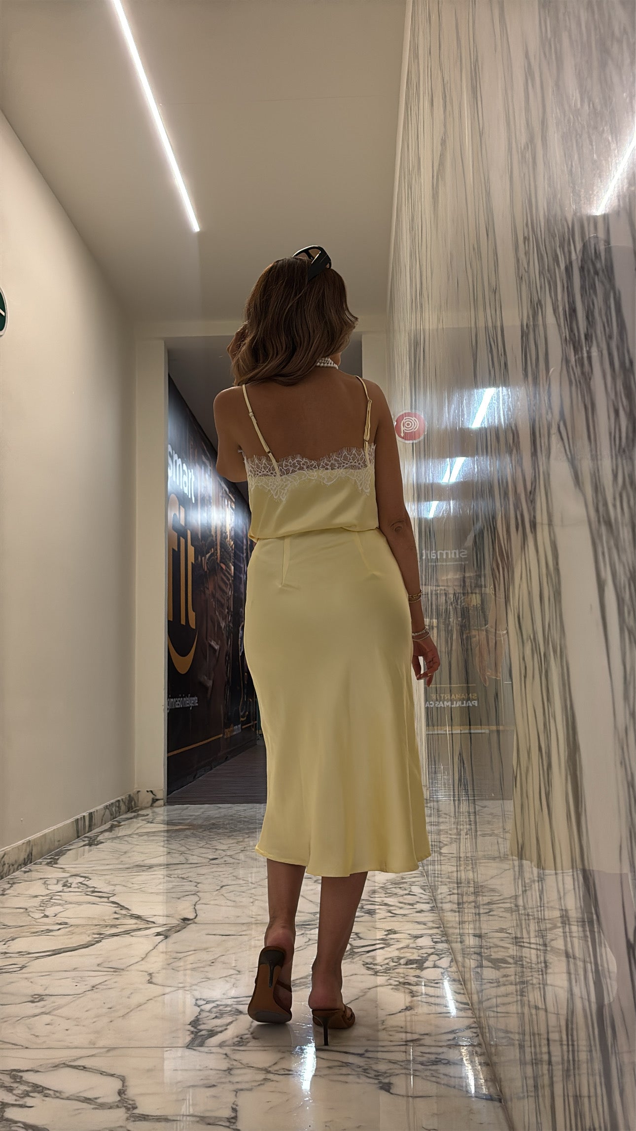 FALDA SATIN AMARILLO