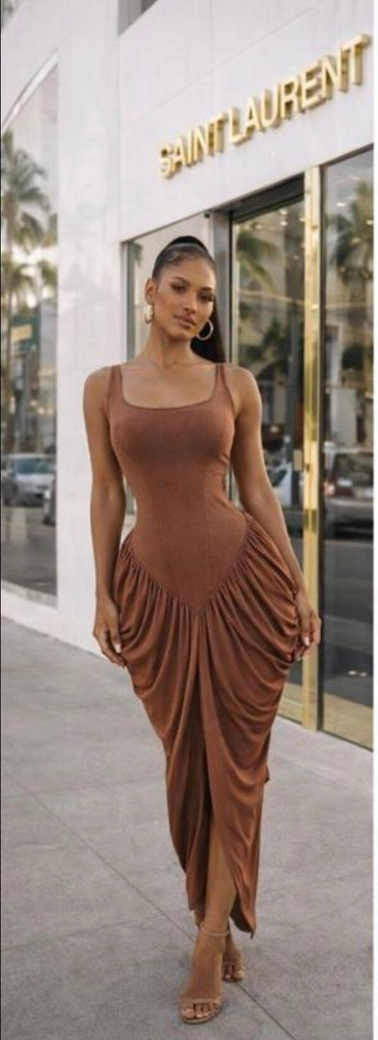 VESTIDO DRAPEADO MARRÓN