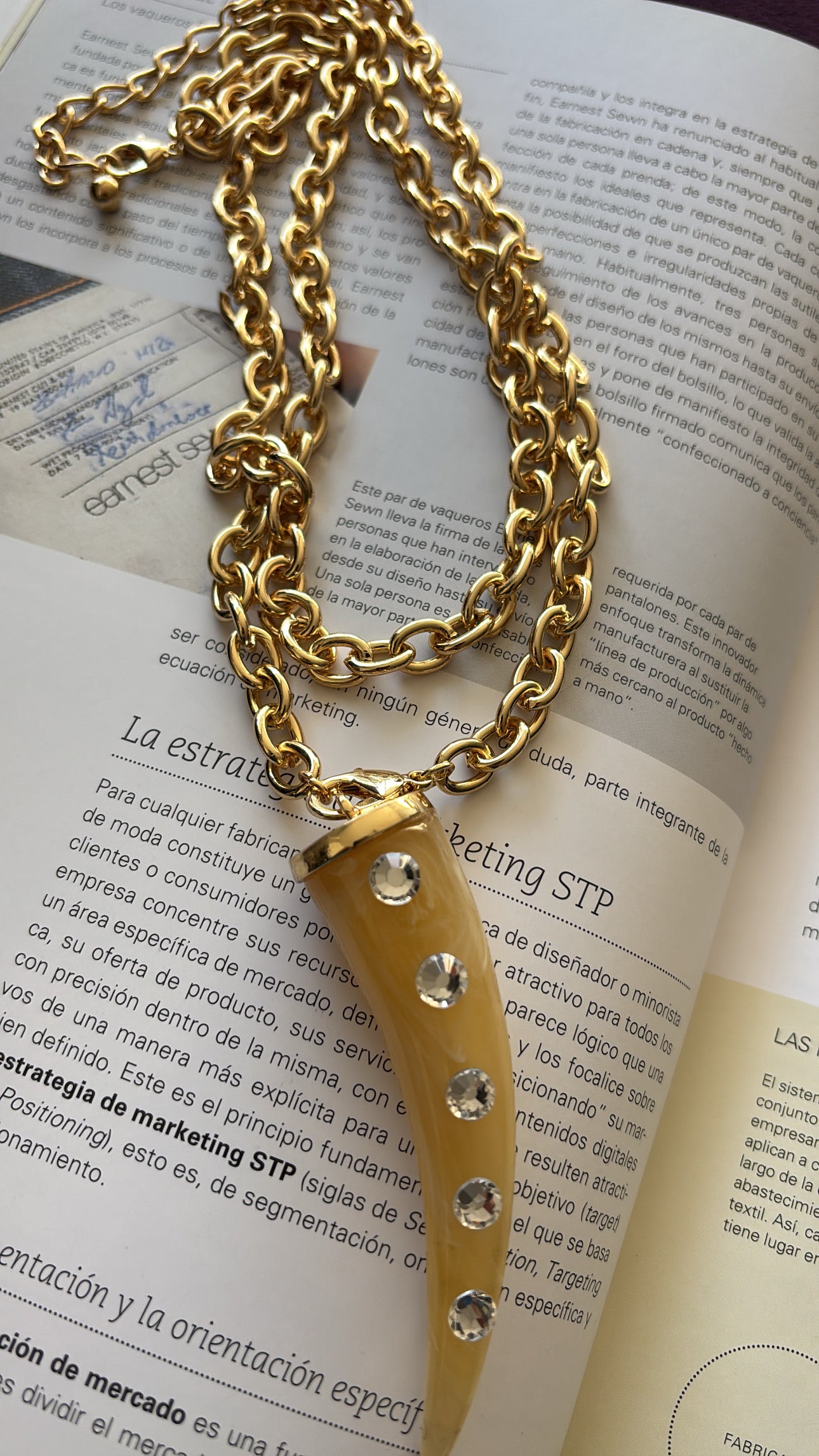 COLLAR DOBLE CADENA COLMILLO