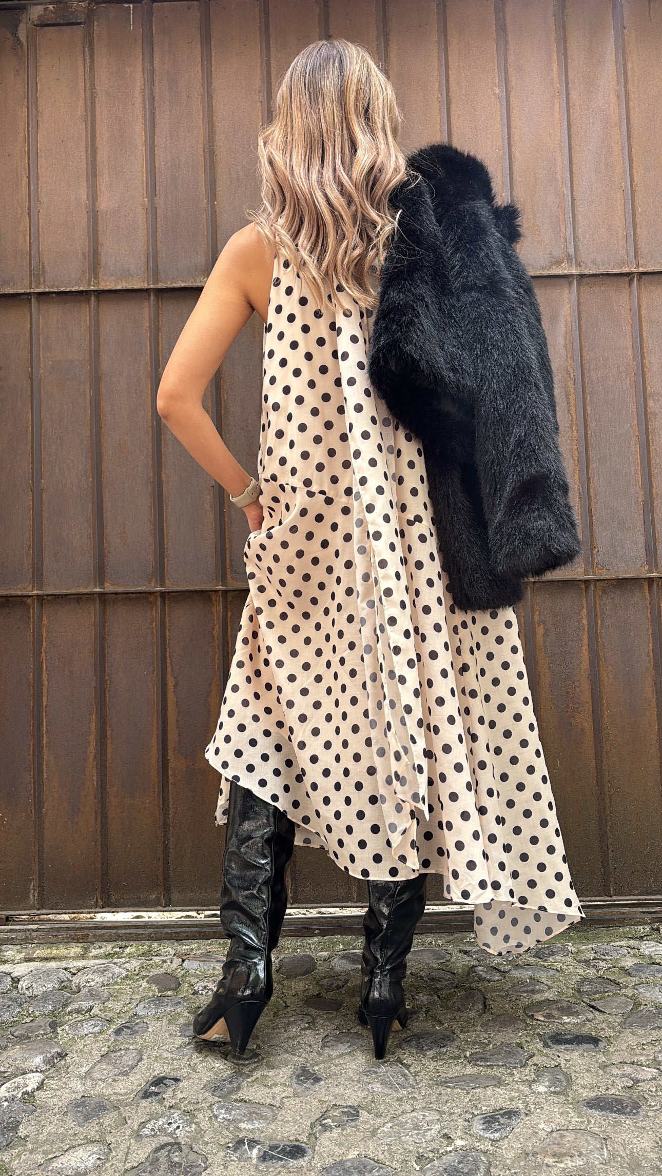 VESTIDO HALTER LUNARES