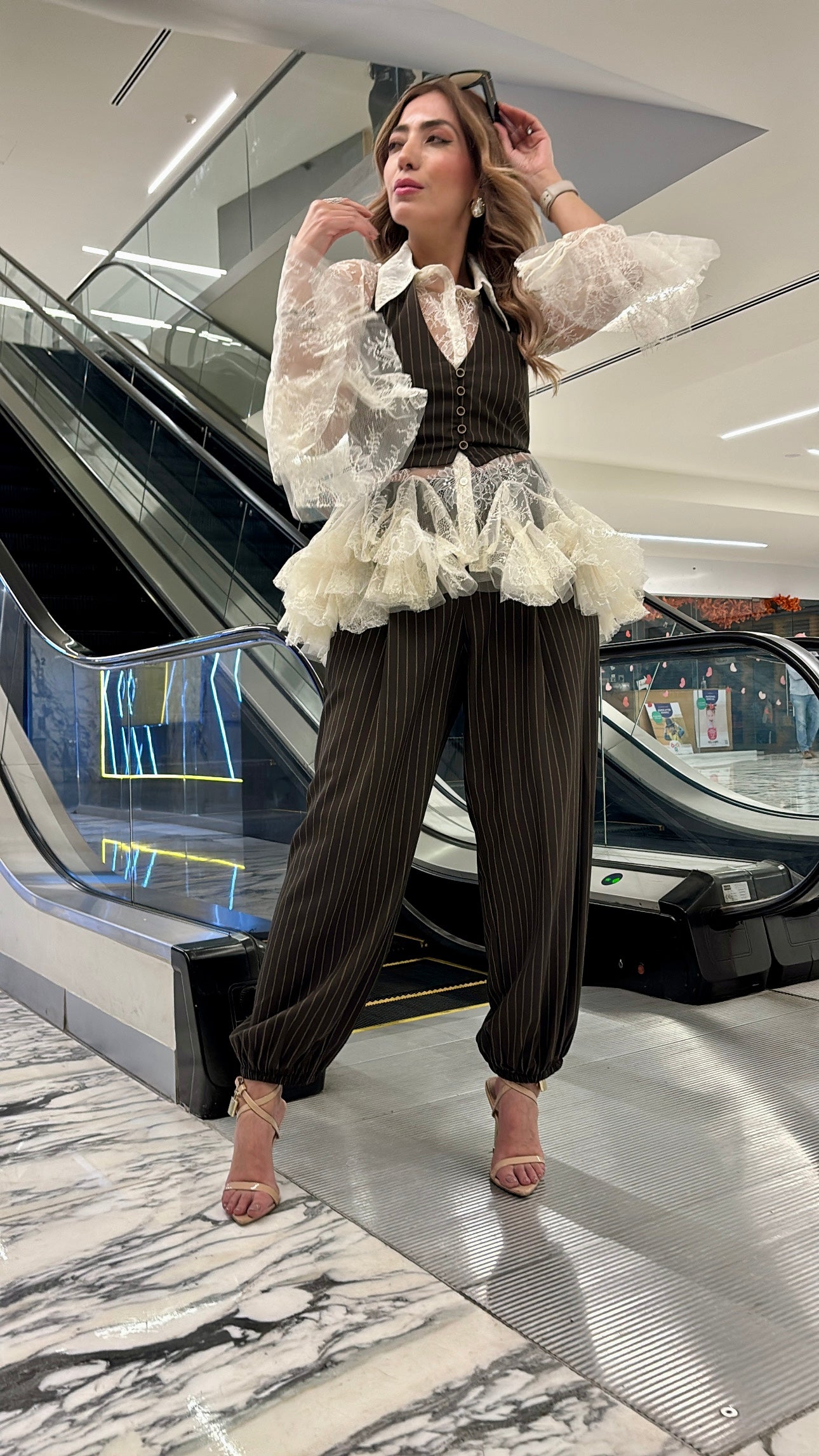 BLUSA ENCAJE ESCAROLAS