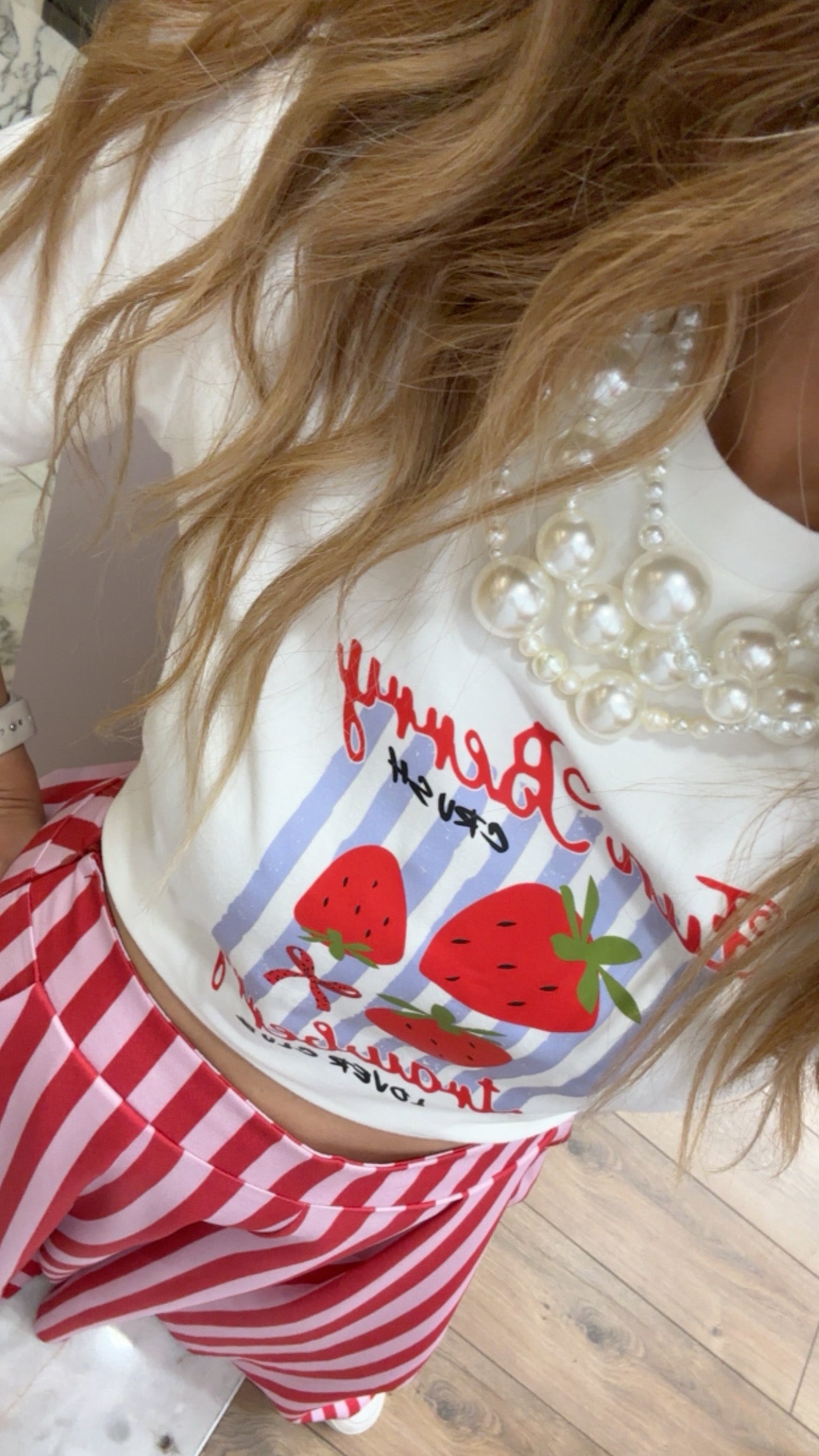T-SHIRT ESTAMPADO FRESAS