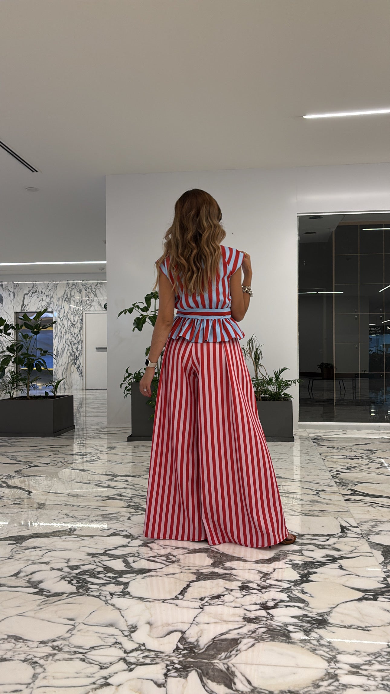 PANTALÓN WIDE LEG TIPO PALAZZO RAYAS