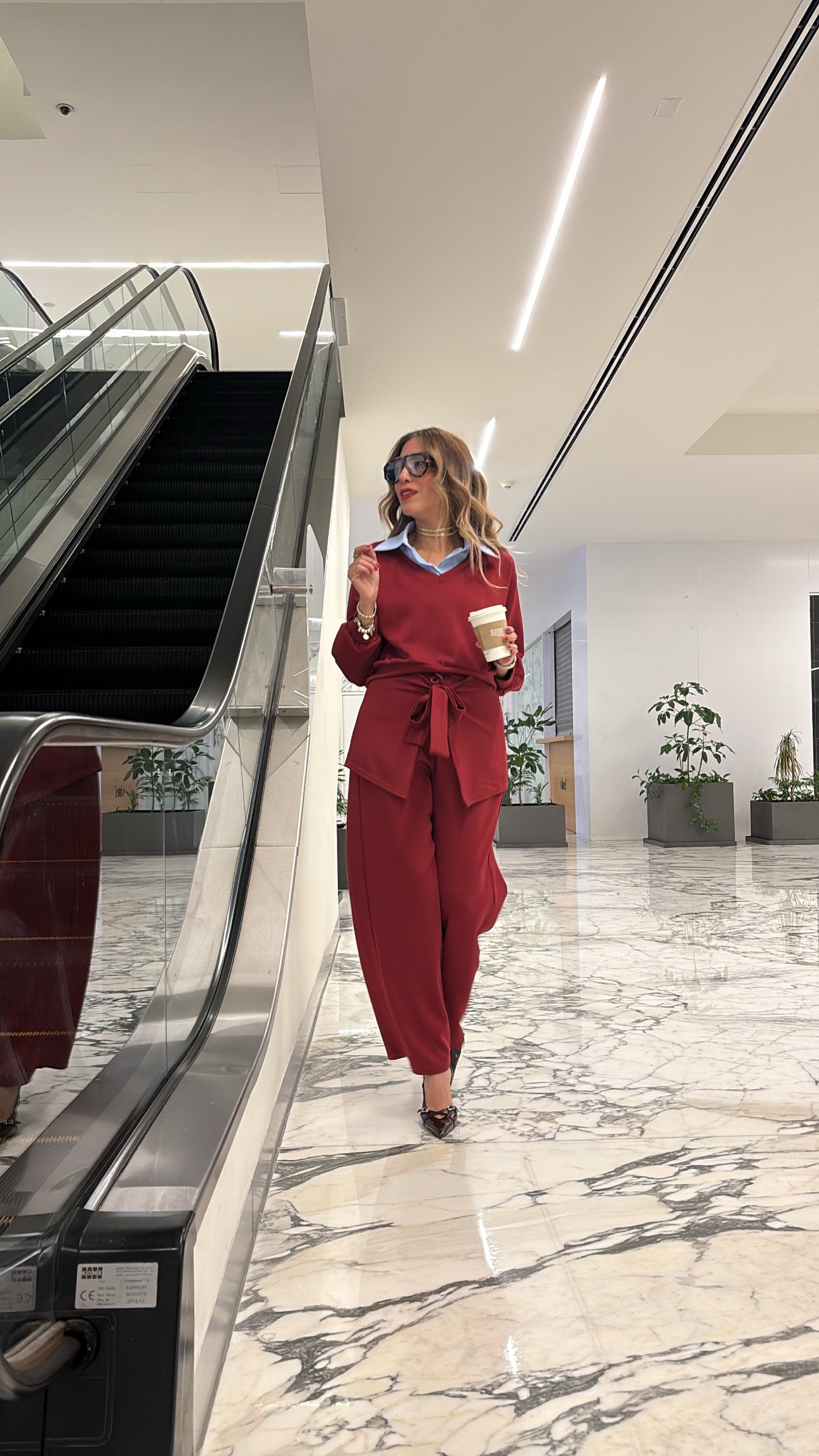 SET HODDIE CON CAMISA Y PANTALÓN VINO
