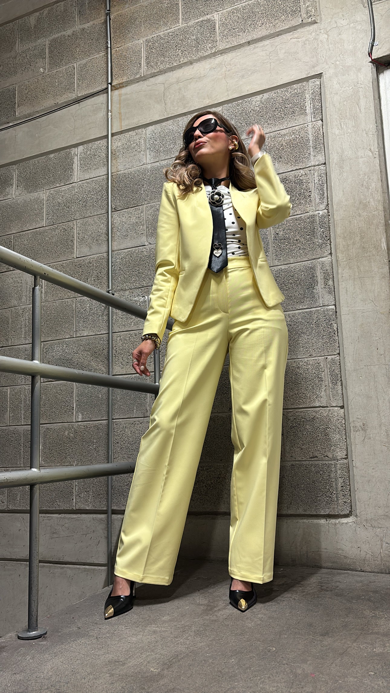 TRAJE SASTRE AMARILLO