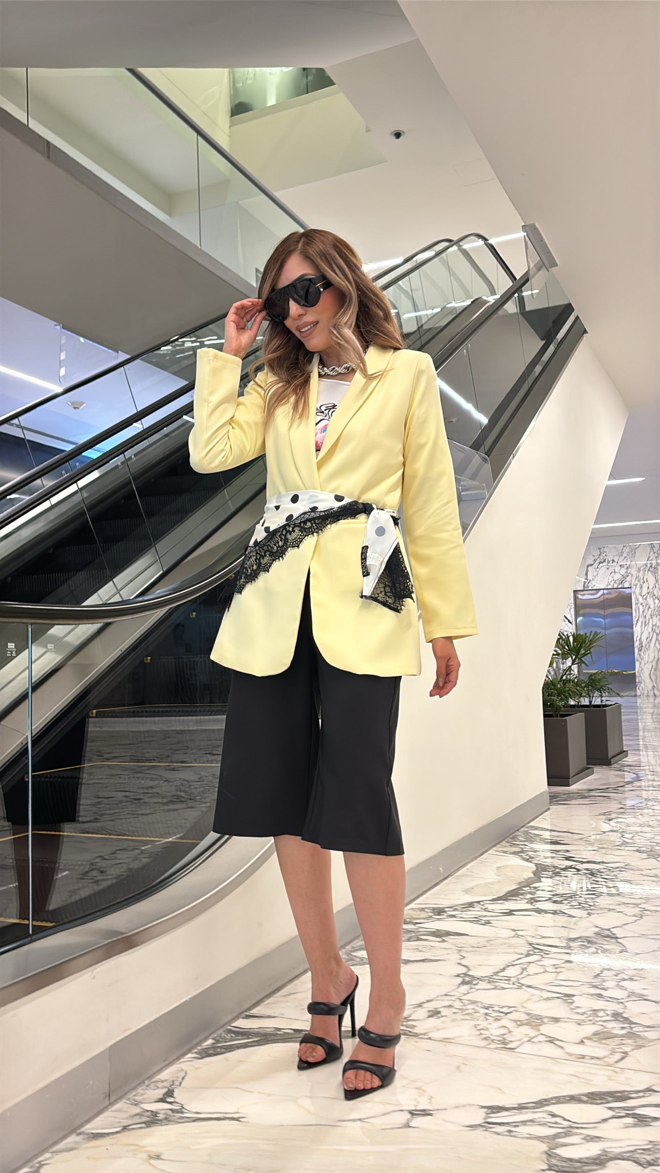 BLAZER CON SOLAPA AMARILLO