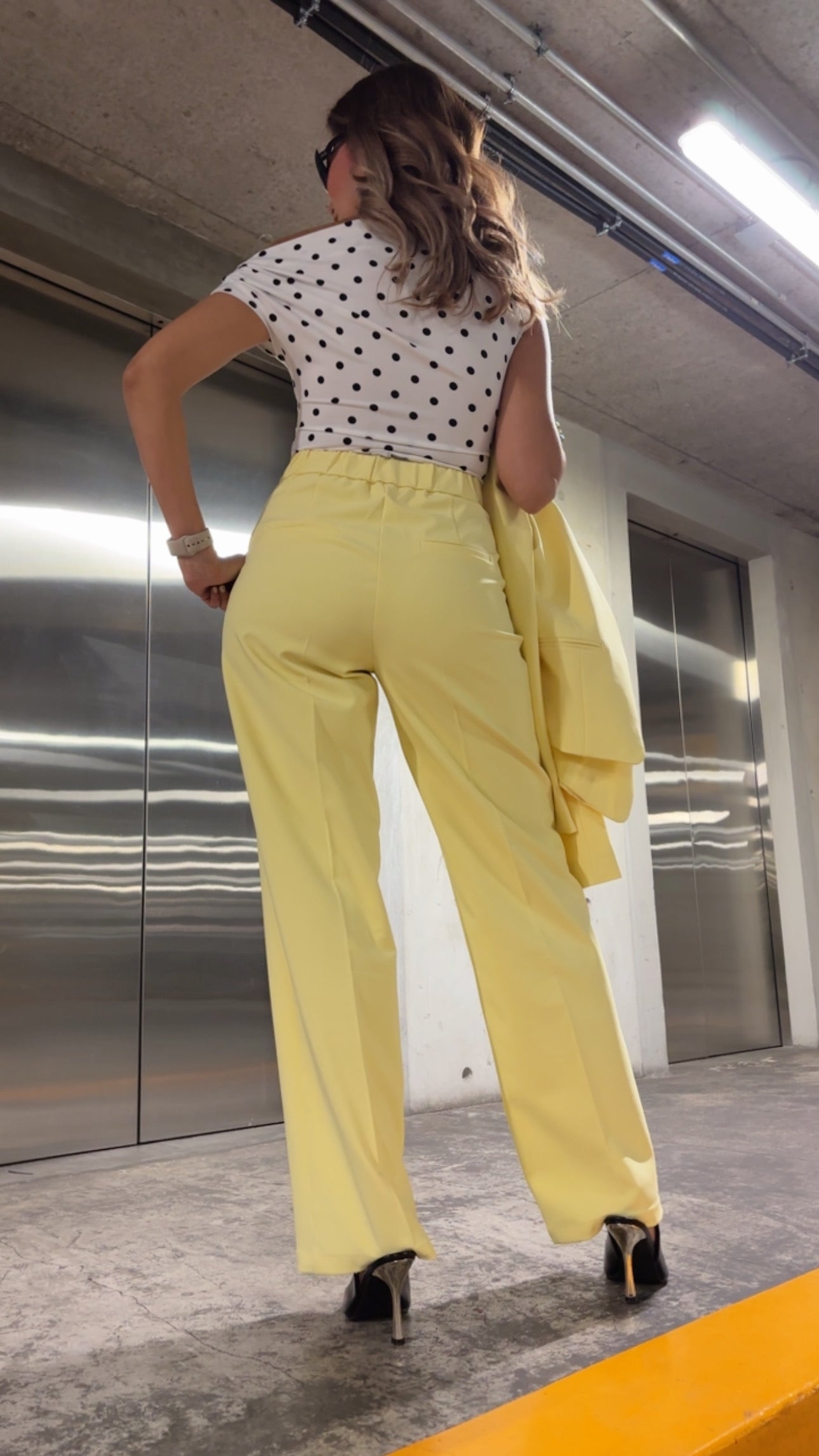 TRAJE SASTRE AMARILLO
