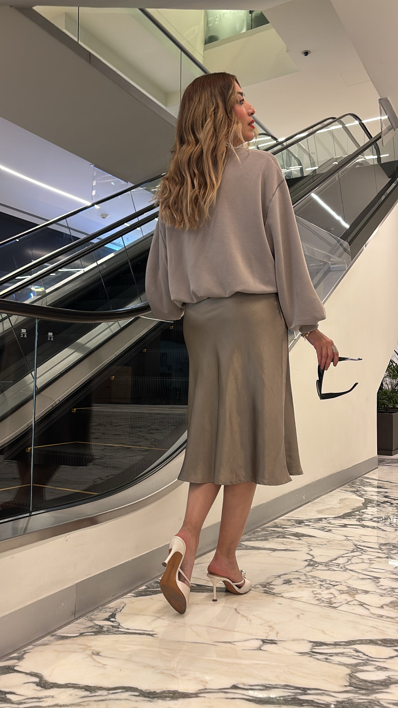 FALDA SATINADA GRAFITO