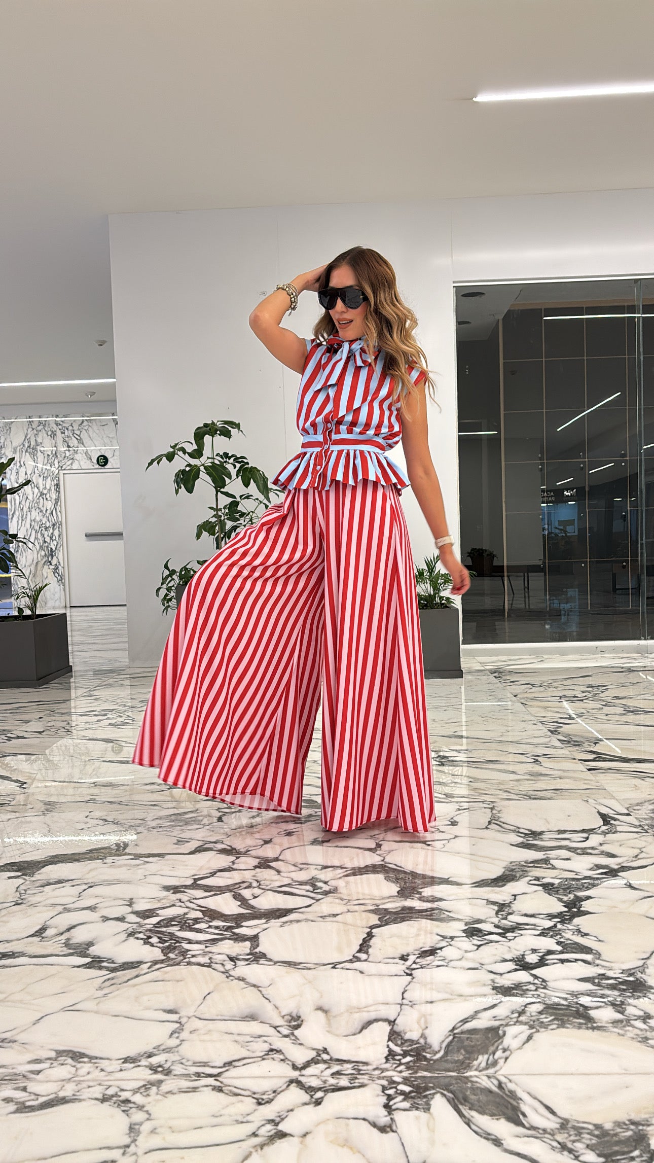 PANTALÓN WIDE LEG TIPO PALAZZO RAYAS