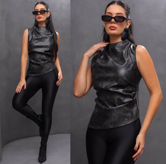 BLUSA VINIPIEL ASIMÉTRICA NEGRO
