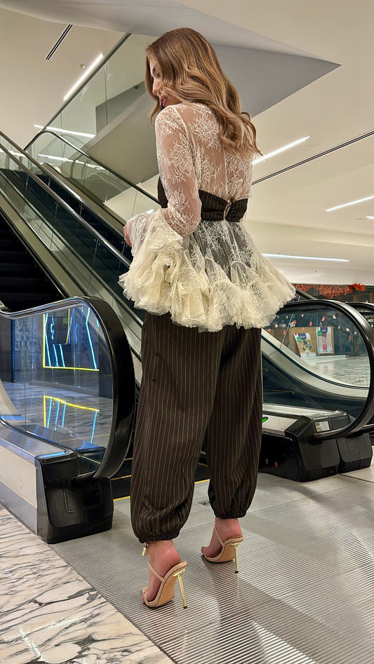 BLUSA ENCAJE ESCAROLAS