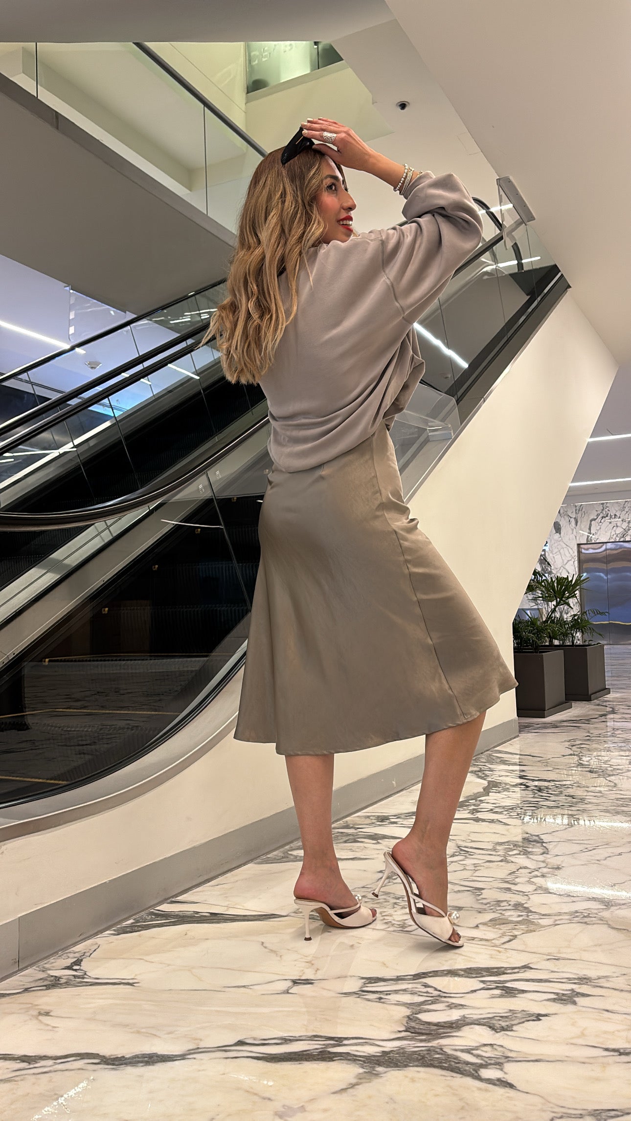 FALDA SATINADA GRAFITO