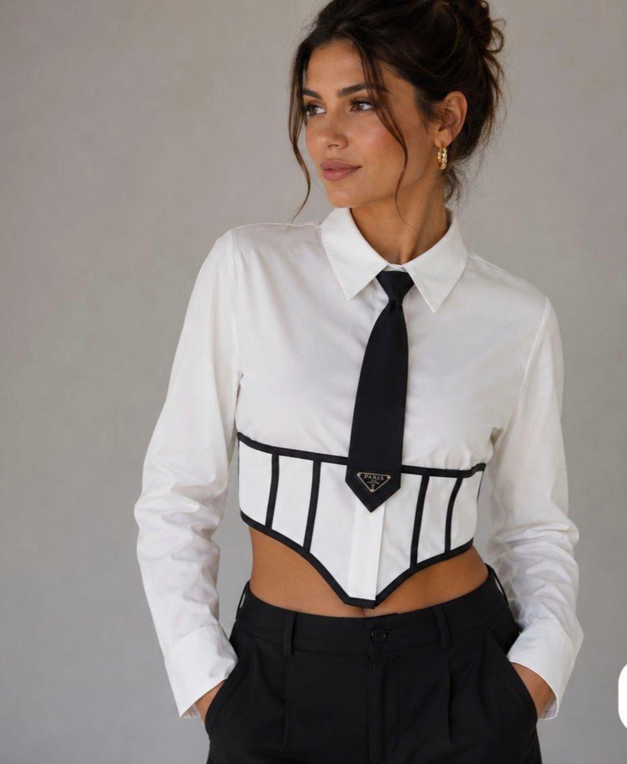 BLUSA TIPO CORSET CON CORBATA