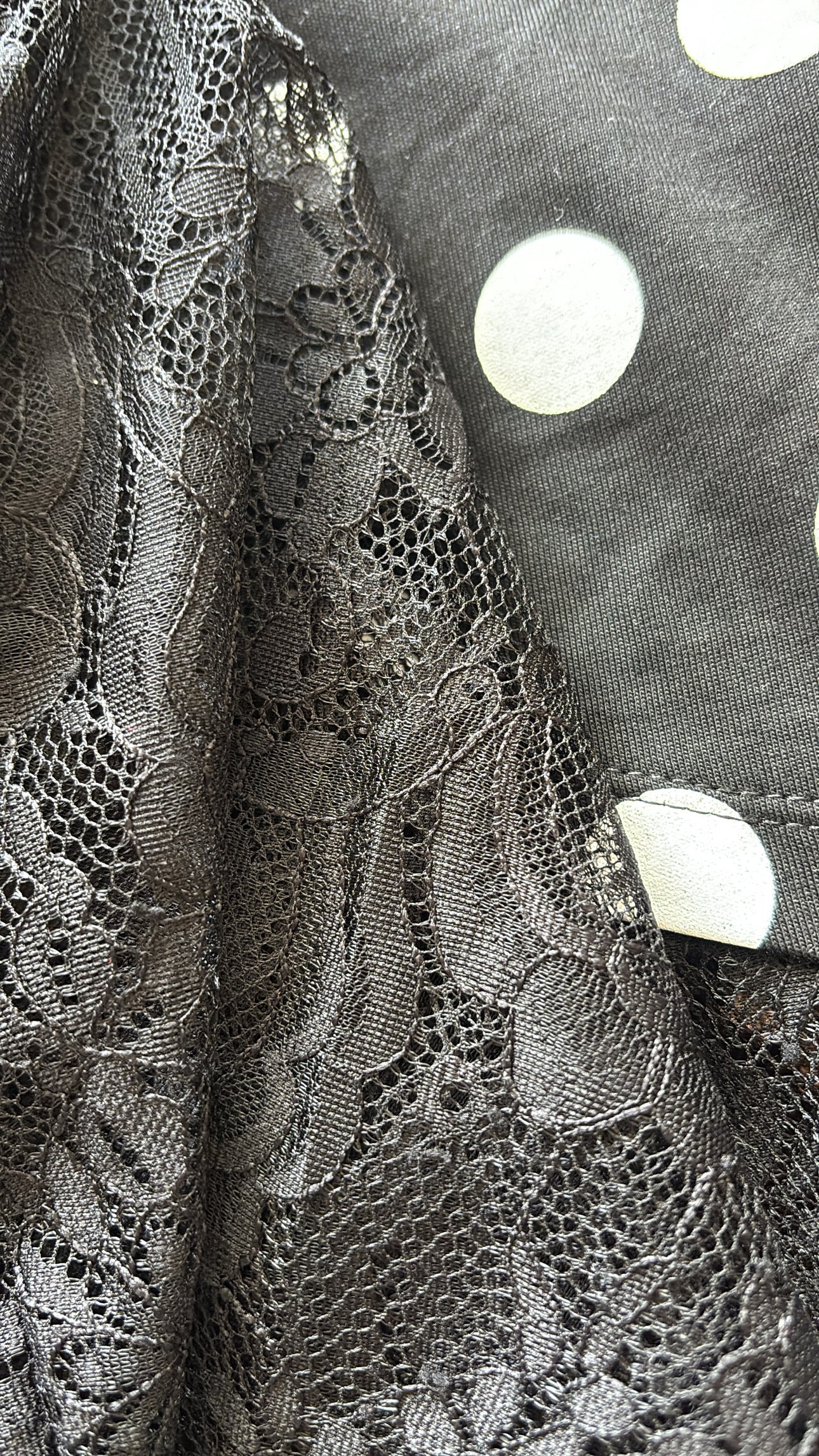 BLUSA LUNARES CON ENCAJE (POLKA DOTS)