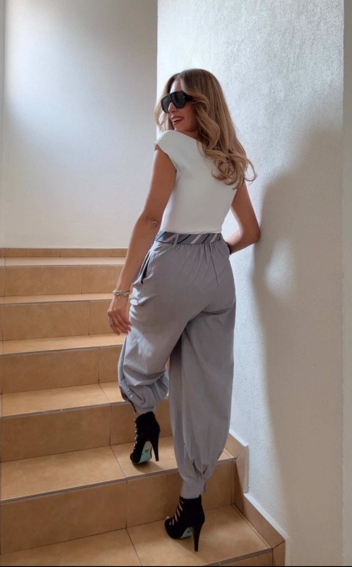 PANTALÓN GLOBO PLISADO CORBATA