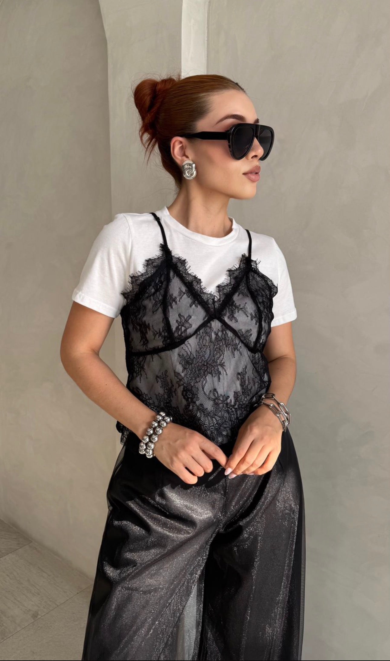 TSHIRT CON TOP DE ENCAJE