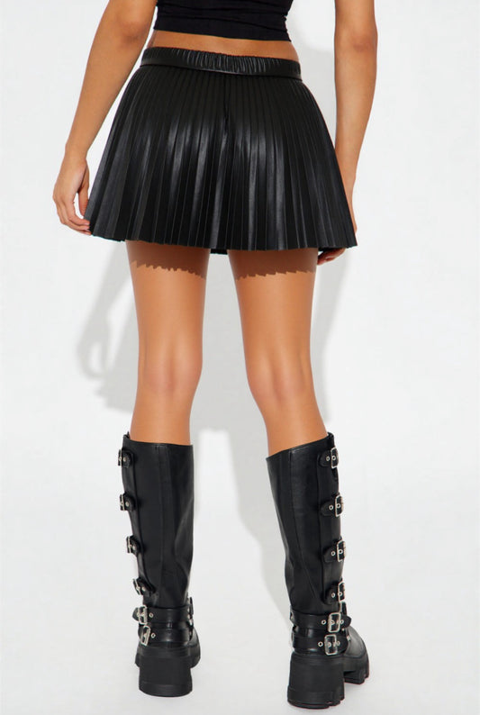 FALDA CORTA NEGRO EFECTO PIEL