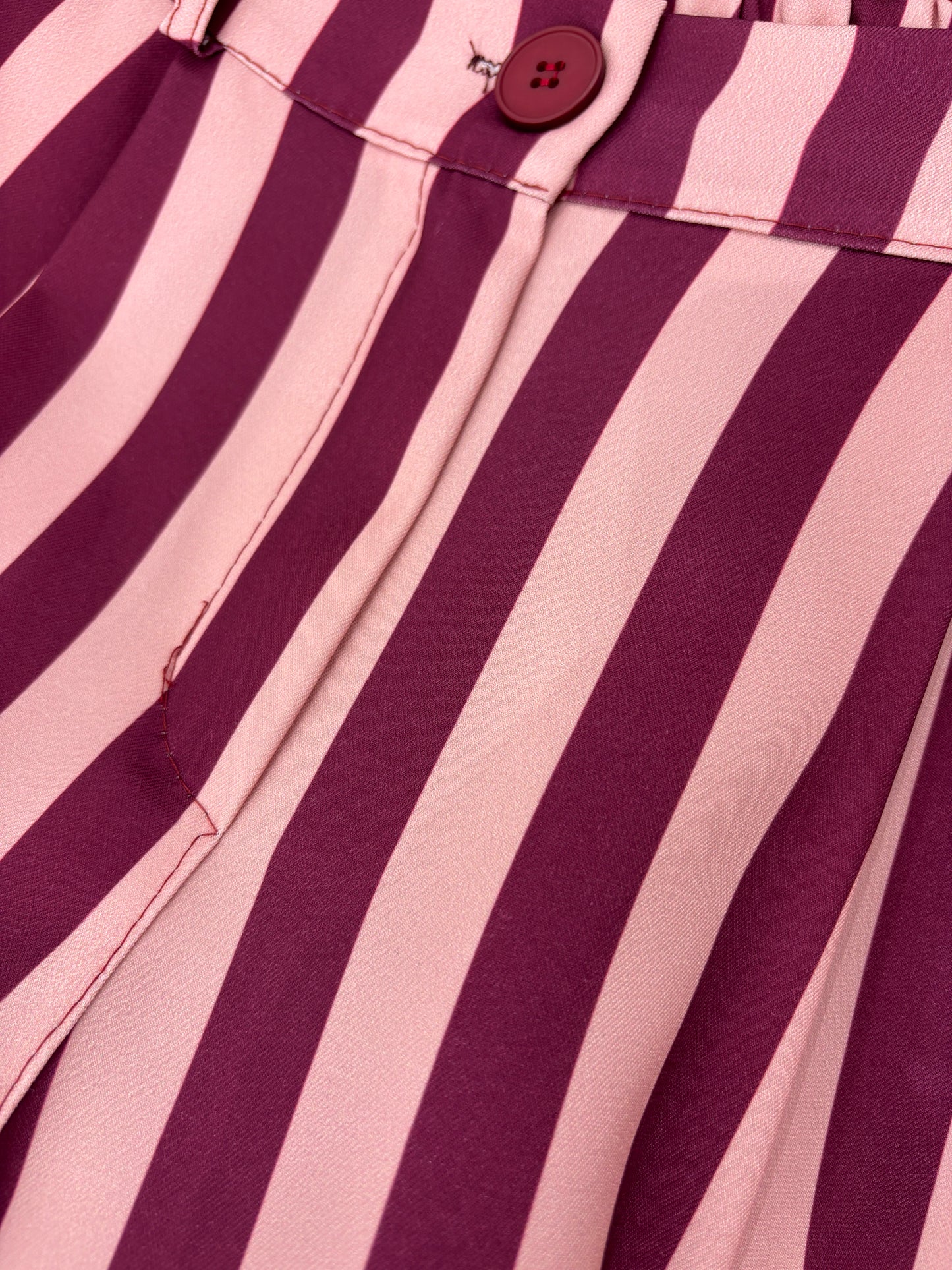 CONJUNTO SACO Y PANTALÓN FLUIDO RAYAS